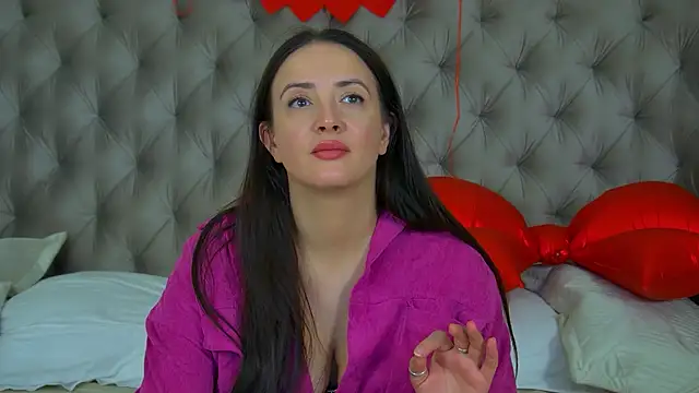 ElinaBellucci's cam snapshot