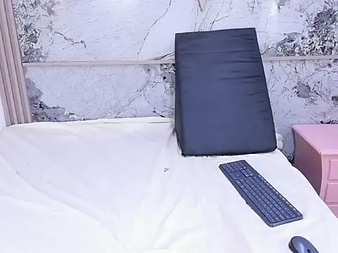 DaphneBlack's cam snapshot