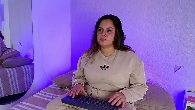 BabyBlondeX_eup's cam snapshot