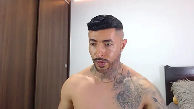 andrea_de_lucaa's cam snapshot