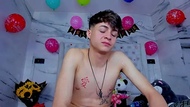 Ari_and_Storm live sex cam