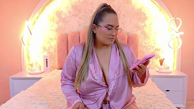 MiaLaurents's cam snapshot