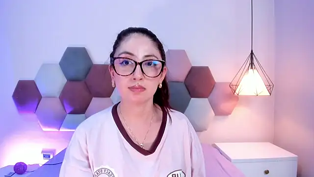 Emilywatsonn's cam snapshot