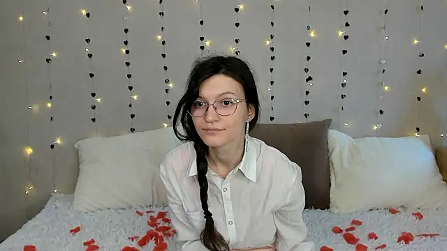 ThoraMarola's cam snapshot