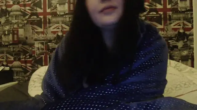 Lynylou's cam snapshot