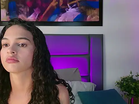 PaulinaSaint's cam snapshot