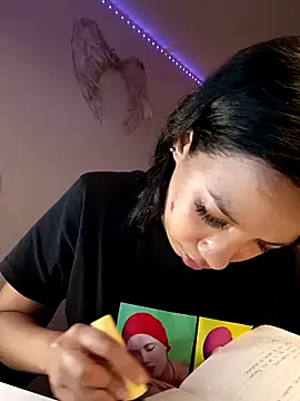 SallyWhitee's cam snapshot