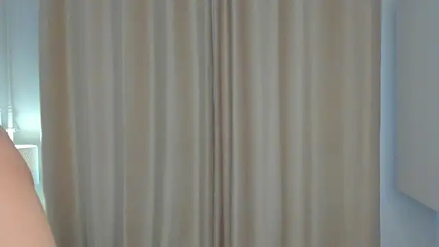 Maxi_mia_1's cam snapshot