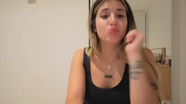 Lolykush's cam snapshot