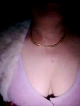 small-house123's cam snapshot