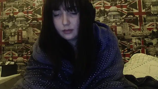 Lynylou's cam snapshot