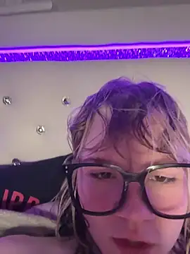 Cutiepiespanks's cam snapshot