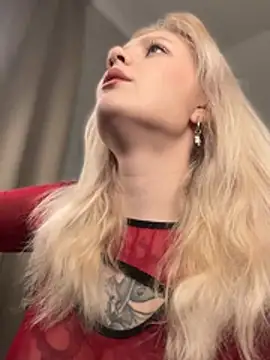 BlondeDoll_'s cam snapshot