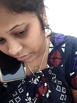 sweetqueen143 live sex cam