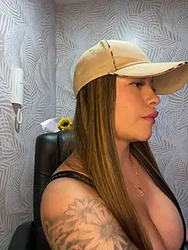 sexyyykloee live sex cam