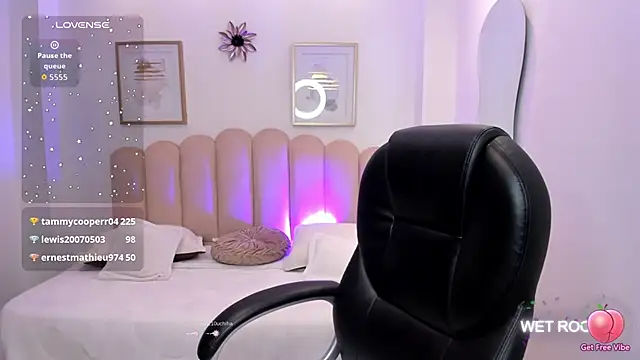 Karliie_kloss_'s cam snapshot