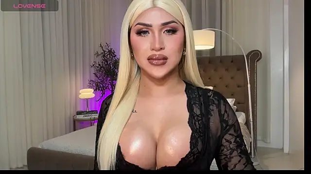 Your_Majesty_Tyra live sex cam