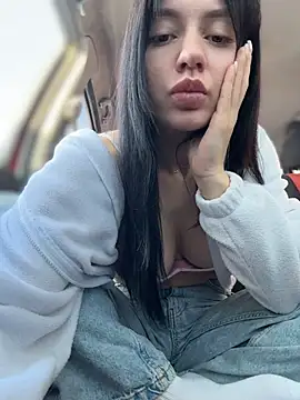 JulliaVegas live sex cam