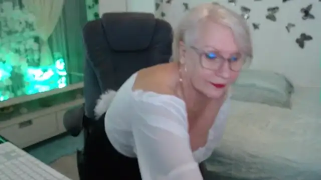 Ghertrude52 live sex cam