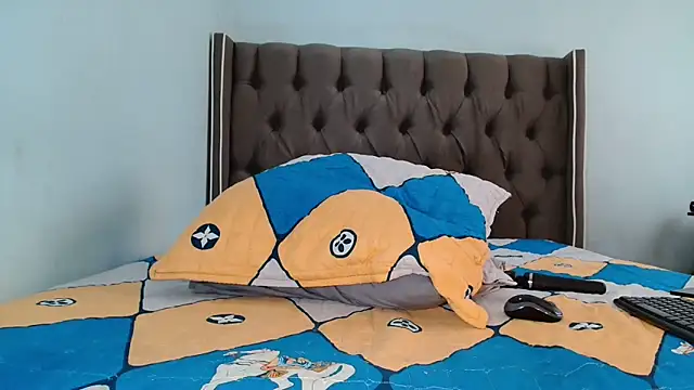 CHOCKYCHOCX2 live sex cam