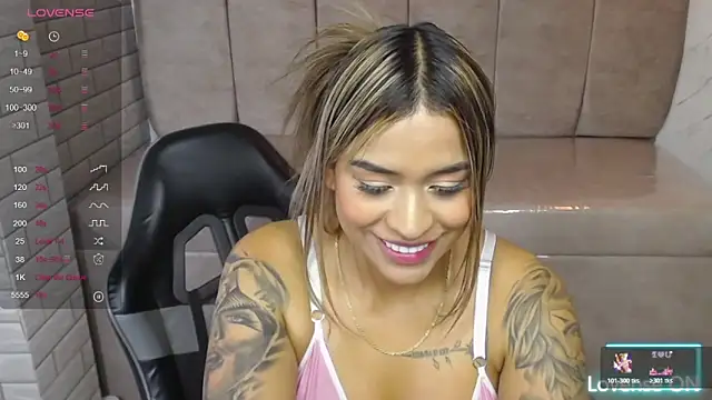 _Charlotte_v's cam snapshot