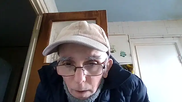 mariusica1@xh live sex cam