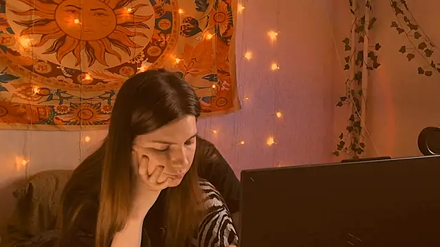 AliceCUNTach's cam snapshot