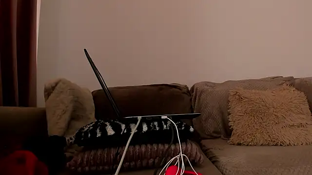 LexxiLow's cam snapshot