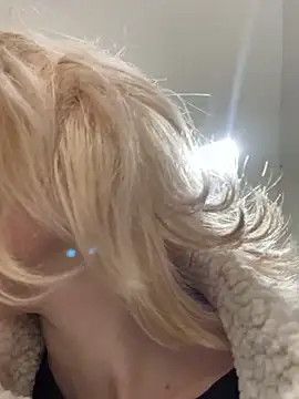 aka_Blonde's cam snapshot