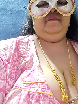 tamilthanushri live sex cam