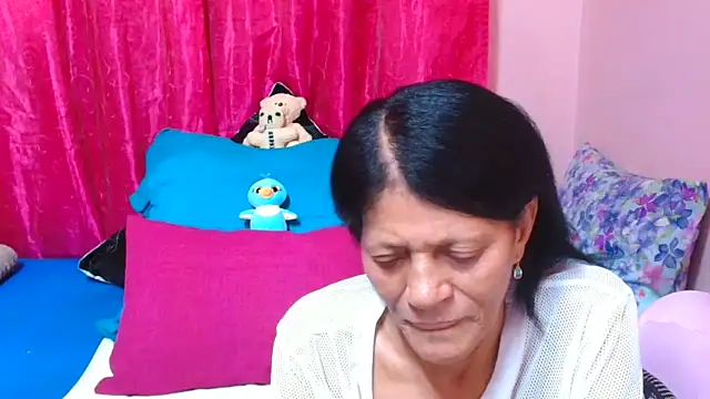 SLUTTYROXY's cam snapshot