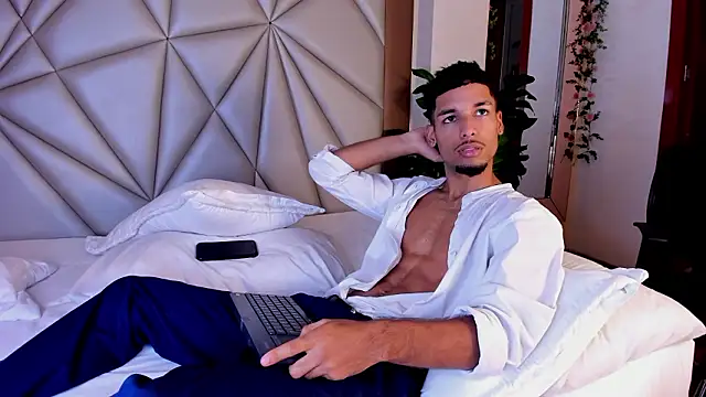 Thiagoferreti live sex cam