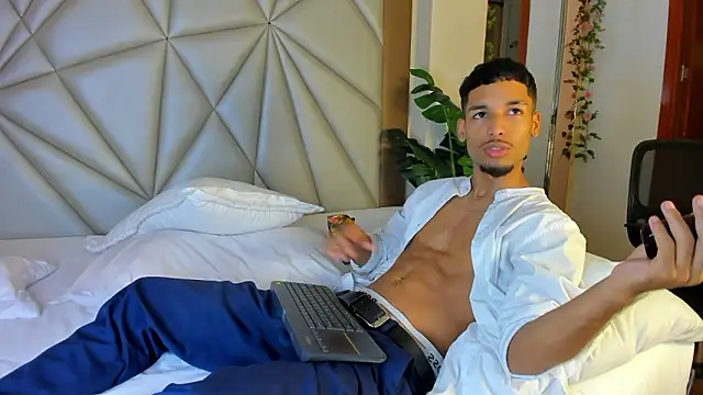 Thiagoferreti live sex cam