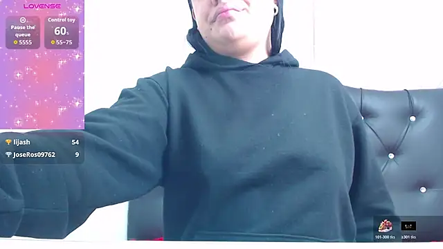 April_Becker's cam snapshot