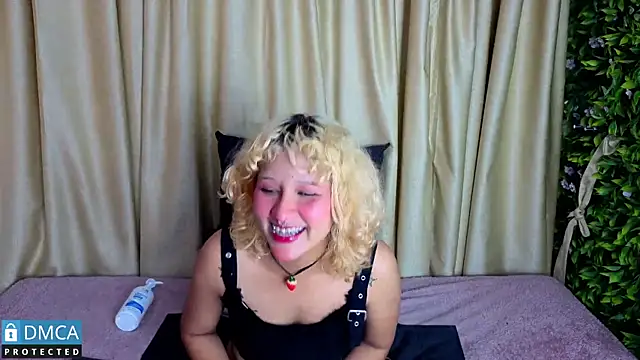 ahsly_Zam's cam snapshot