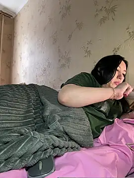 Naughtbaby_2025's cam snapshot