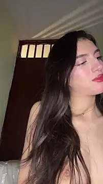 Emily-hottson's cam snapshot