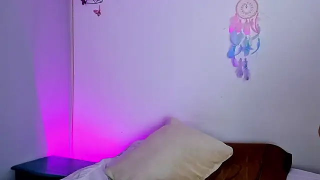 Chloe_Johnson_ live sex cam