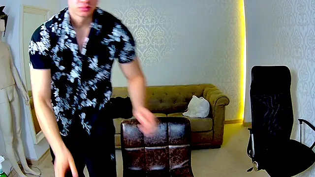 MaxKaiden live sex cam