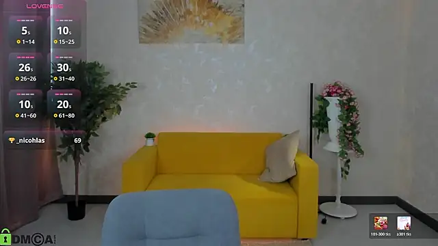 FlirtyAura live sex cam