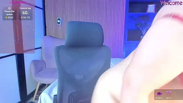 ThaliaBrookss_'s cam snapshot