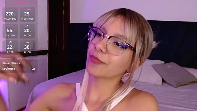 peyton_golden1's cam snapshot