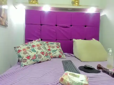 kittysex18's cam snapshot