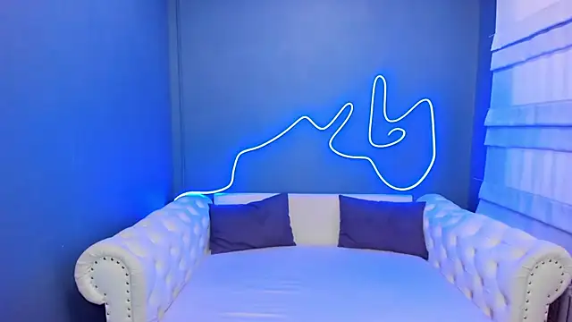 rock_n_roxy's cam snapshot