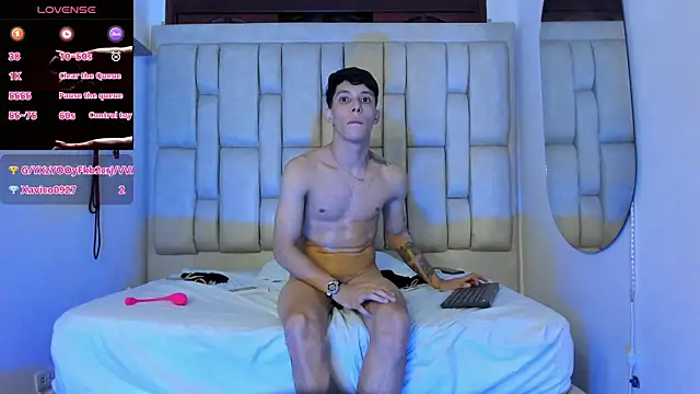 ZafiroAndFlynn's cam snapshot