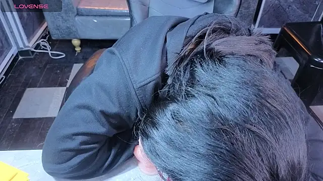 Alice_b_'s cam snapshot