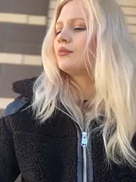 BlondeDoll_'s cam snapshot