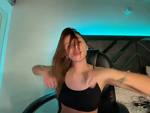 alison_parkerr26's cam snapshot