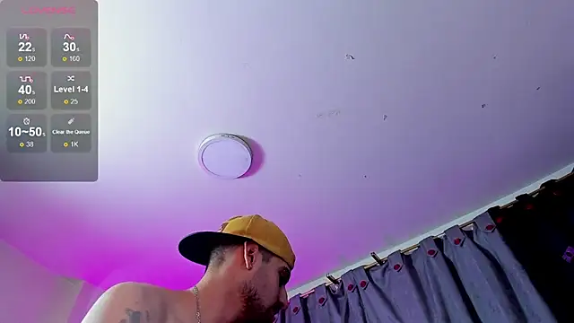 Giomar_Reyes live sex cam