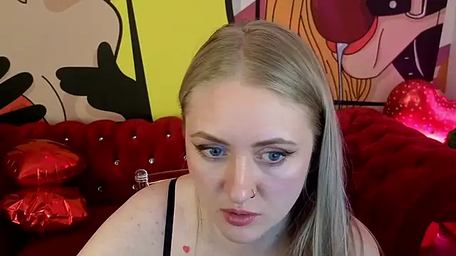 DramaQuenns's cam snapshot